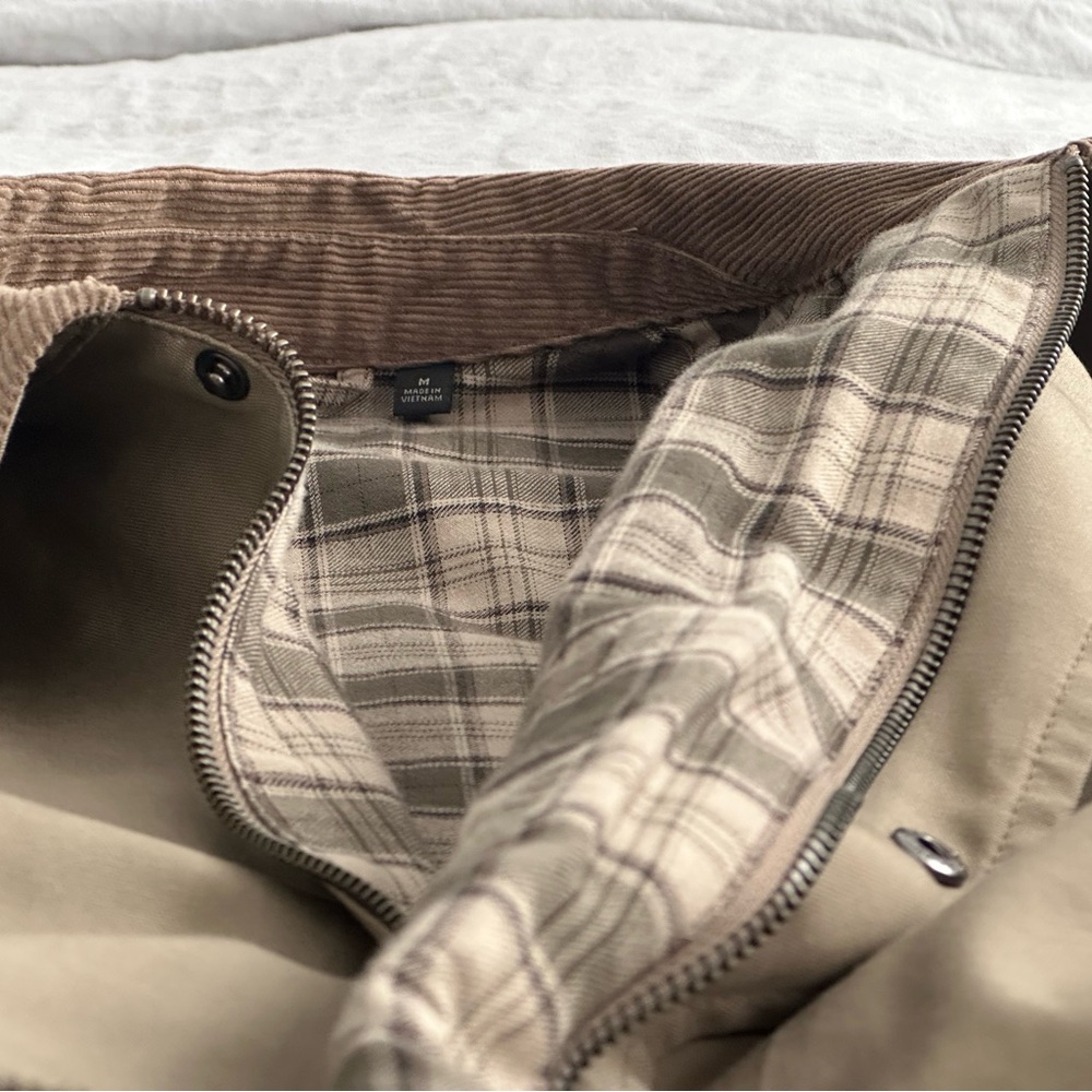 Uniqlo barn jacket - Picture 2 of 7